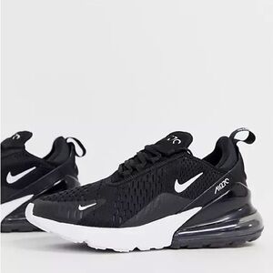 Black and white nike 270s.